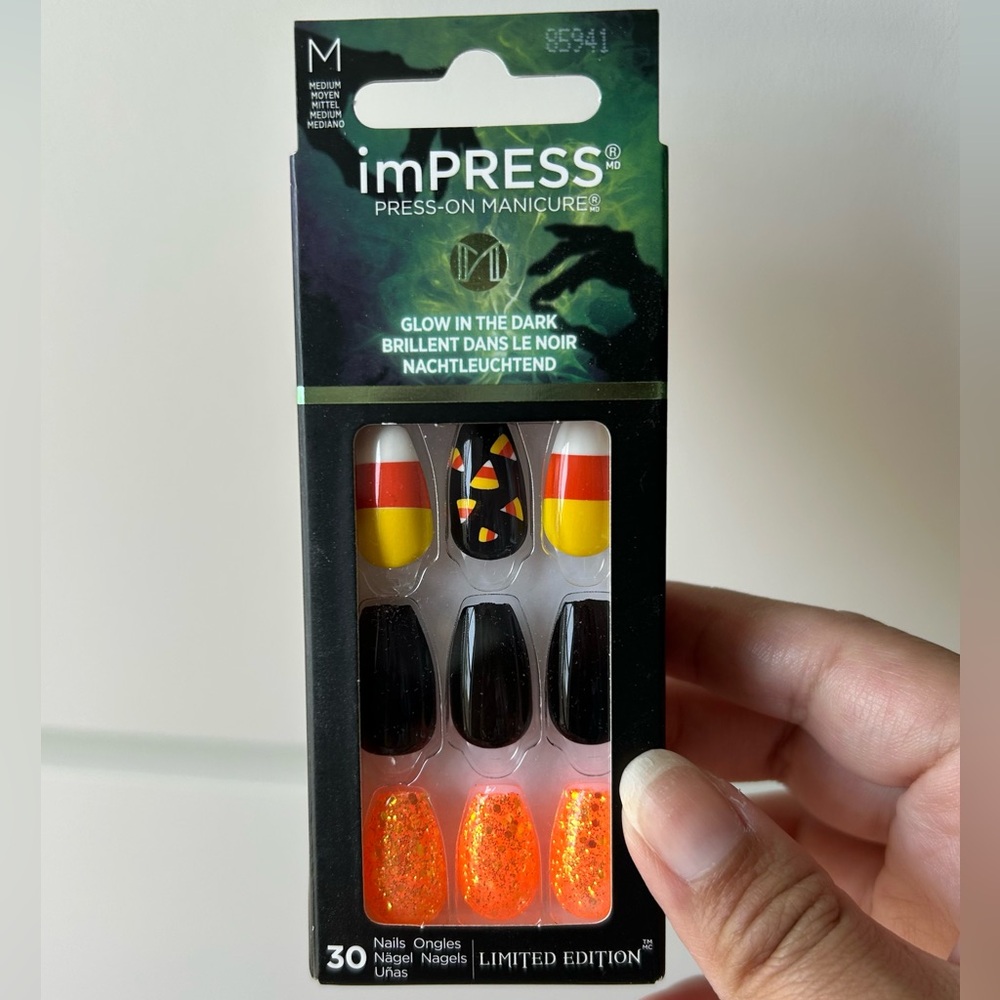 imPRESS Glow-in-the-Dark Halloween Nails • Limited Edition • M Coffin Shape